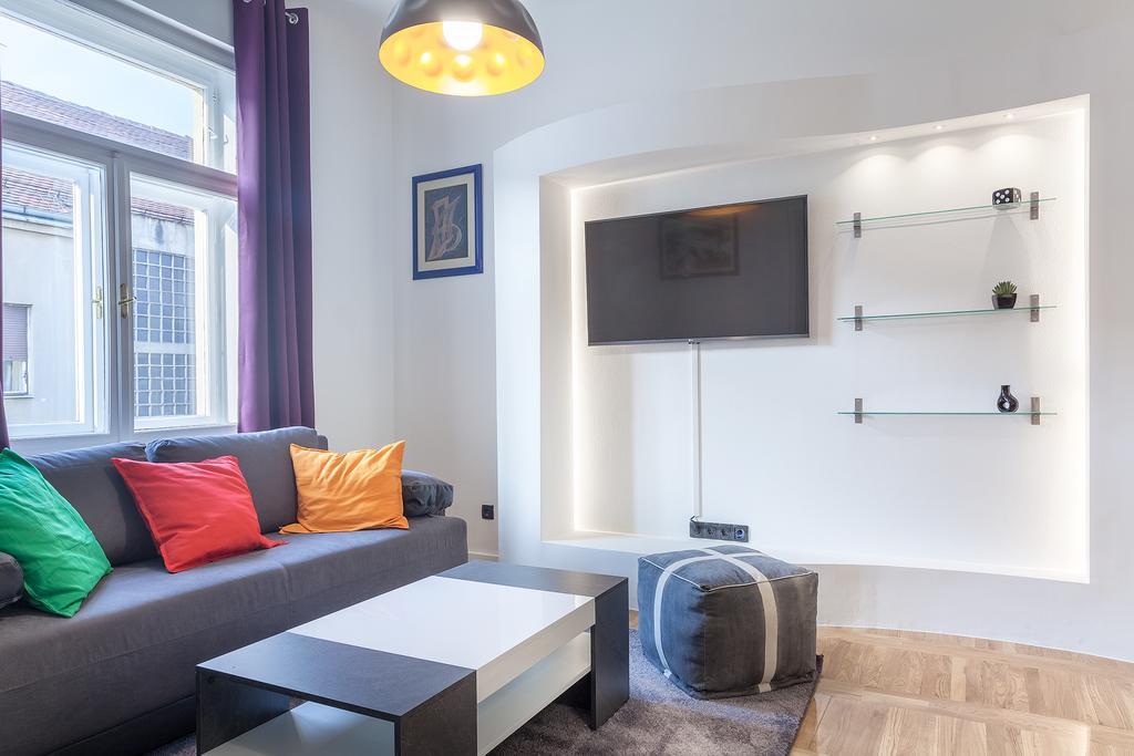 Star Apartment Zagabria Esterno foto